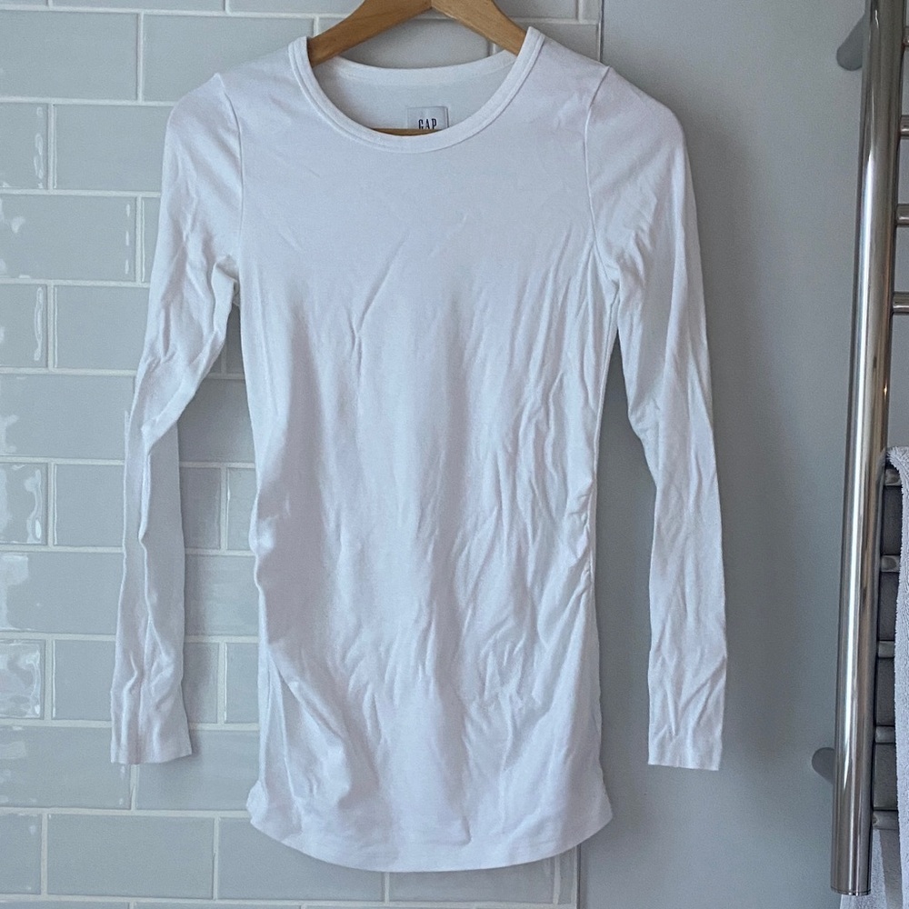 GAP Women's Maternity White Long Sleeve Top